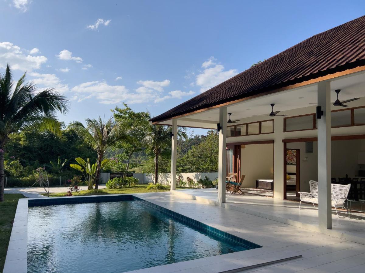 Villa Meranti - Spacious Private Pool Villa Pantai Cenang  Exterior photo
